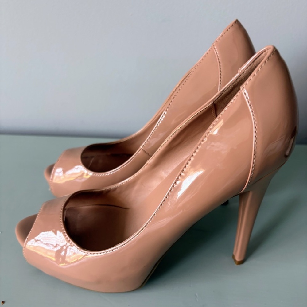 Marc Fisher Harpy patent nude platform pumps
